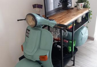 La Rosa BLUtique Guesthouse - Boutique apartment near Como allows 18 year olds to book a room