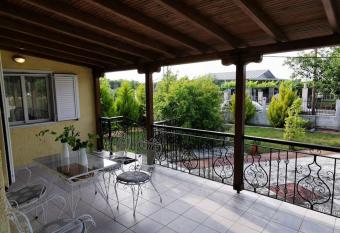 Greek House: BBQ & Garden Haven has Balcony rooms