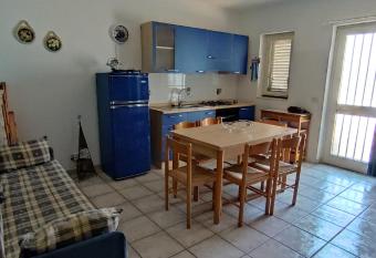 Sikania House has Balcony rooms