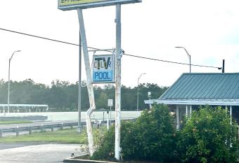 Motel 301 allows 18 year olds to book a room