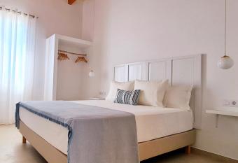 Waki Conscious Hotel has Balcony rooms