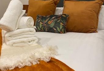 Stylish Penthouse with outside balcony! has Balcony rooms