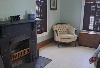 Leslie Manor allows 18 year olds to book a room