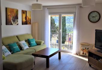 La LLar de Julia has Balcony rooms