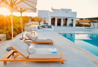 Amalthea, Outstanding Seaside Luxury Villa, Paros has Balcony rooms