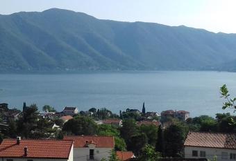 Sea View has Balcony rooms