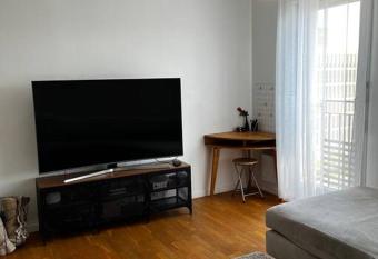 Grand T2 La Plaine Saint Denis has Balcony rooms