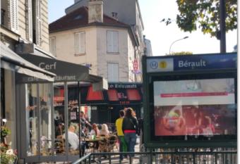 Appartement 2 pieces    c  t   du M  tro has Balcony rooms