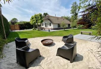 Heerlijke villa op de Veluwe has Balcony rooms