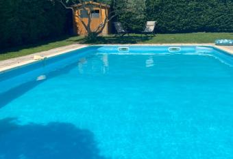 S  de Vacante allows 18 year olds to book a room