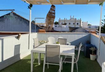 LAS 7 ESQUINAS has rooms with a private hot tub