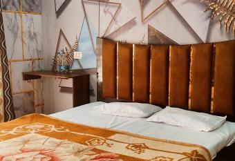 STELLA INN - LPU Law Gate Phagwara has Balcony rooms