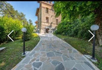Villa Bellentani has Balcony rooms