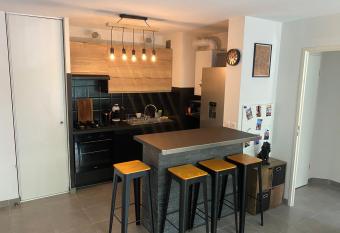 Agr  able Loft aux portes de bordeaux has Balcony rooms