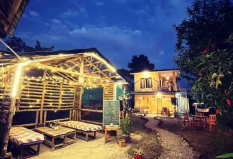 A Home in Bir has Balcony rooms