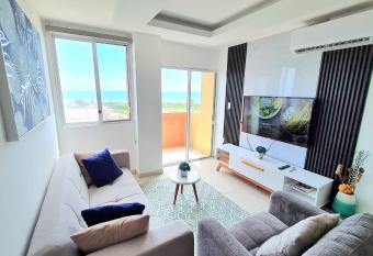 Suite con Vista al Mar, Piscinas, Jacuzzi, Wifi has rooms with a private hot tub