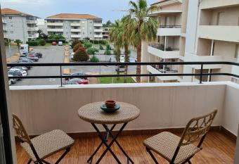 Studio centre ville Moriani plage , mer et commerces a proximit   has Balcony rooms