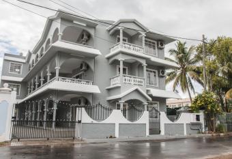 Blue Pebbles - Topaz has Balcony rooms