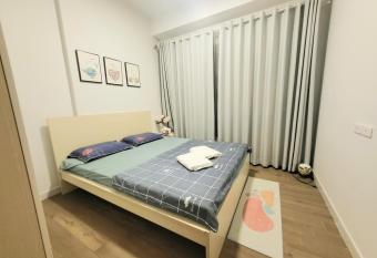 T    k  n homestay has rooms with a private hot tub