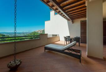 Maremma Holidays -Belvedere Apartment has Balcony rooms
