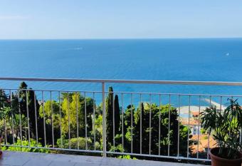 Casa Barbi alloggio nel verde vista mare allows 18 year olds to book a room