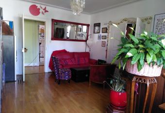 La maison bleue has Balcony rooms