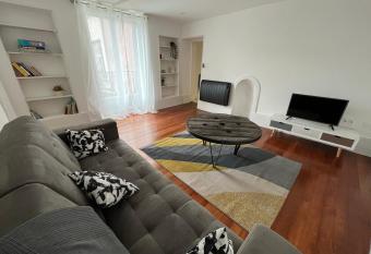 Bel appartement Voiron centre has Balcony rooms