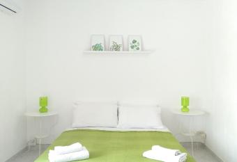 Rosso di Sera Loft has Balcony rooms