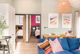 Appletree - a newly converted luxury barn in Warwickshire on our farm allows 18 year olds to book a room