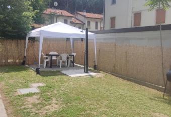 Sunflowers house allows 18 year olds to book a room