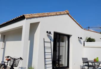 Air marin allows 18 year olds to book a room