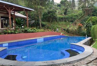 Villa Kay Hills has Balcony rooms