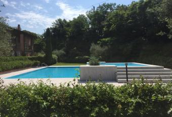 Home La rosa del Garda has Balcony rooms