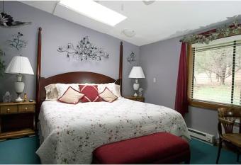 Country Sunshine Bed and Breakfast allows 18 year olds to book a room