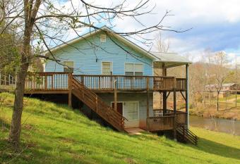 RiverDance Lodge--Riverfront in Great Smokey has Balcony rooms