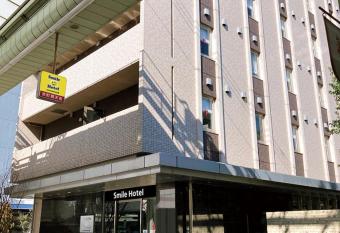 Smile Hotel Kokura allows 18 year olds to book a room