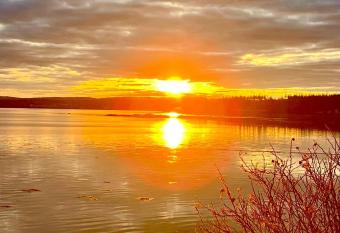 EdgeWater SunRise Apartment allows 18 year olds to book a room