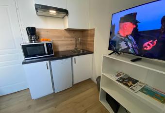 Chez Tony allows 18 year olds to book a room