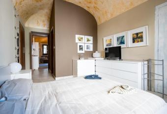 [Calandra House] - In the city center has Balcony rooms