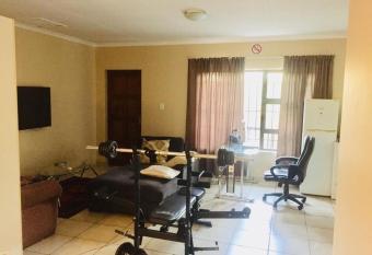 Palm cottage has Balcony rooms