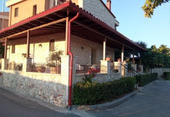 Rodiola House allows 18 year olds to book a room