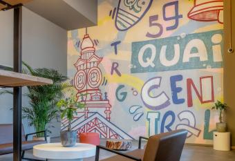 Quai Central has Balcony rooms