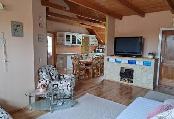 Kismarosi Center Apartman has Balcony rooms