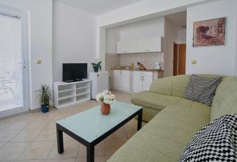 Villa Alex Becici has Balcony rooms