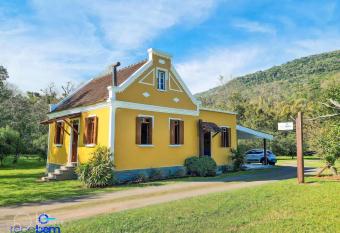 Casa Fam  lia Wittmann - Picada Caf   has Balcony rooms