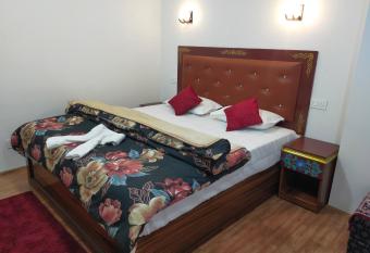 Sikkimese Inn allows 18 year olds to book a room