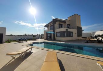 villa Aghir has Balcony rooms