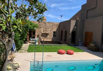 Begur Costa Brava, Ancient house 1700 century. allows 18 year olds to book a room