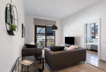 Urban Park Nueva York allows 18 year olds to book a room