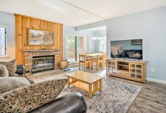 Great Mount Snow Condo! has Balcony rooms